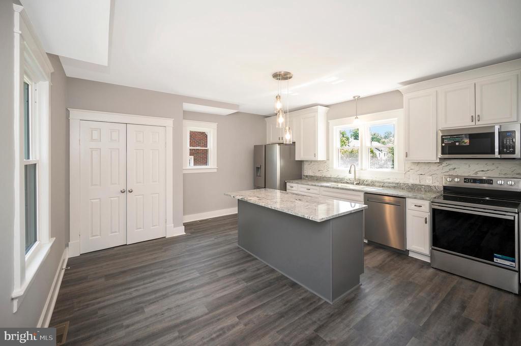 Fredericksburg, Virginia, 22401, United States, 4 Bedrooms Bedrooms, ,3 BathroomsBathrooms,Residential,For Sale,1916037