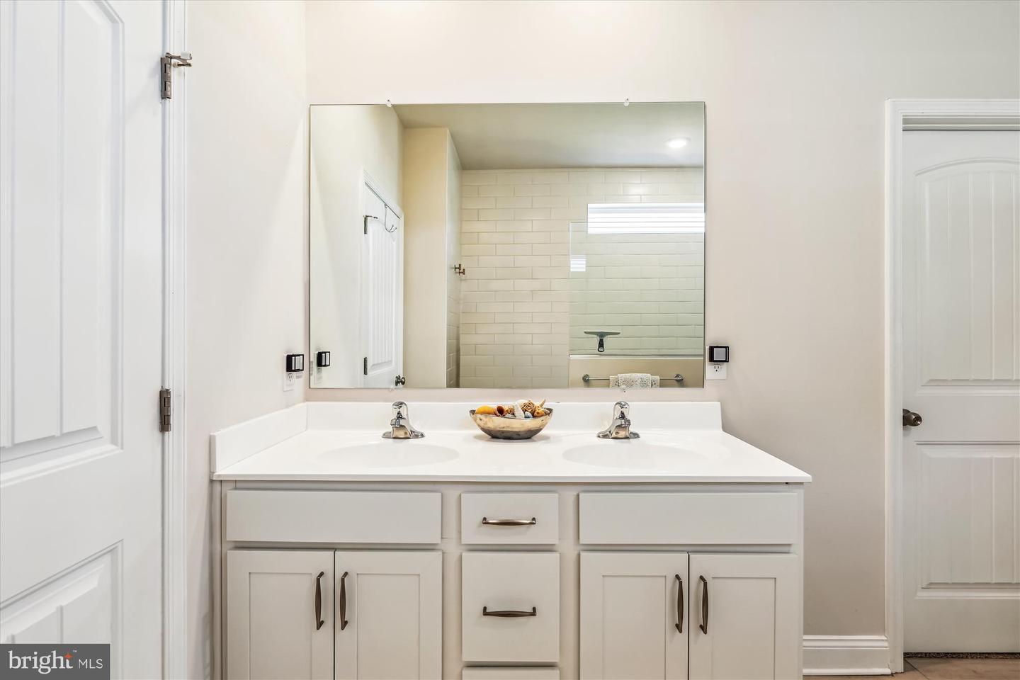Lewes, Delaware, 19958, United States, 5 Bedrooms Bedrooms, ,4 BathroomsBathrooms,Residential,For Sale,1885507