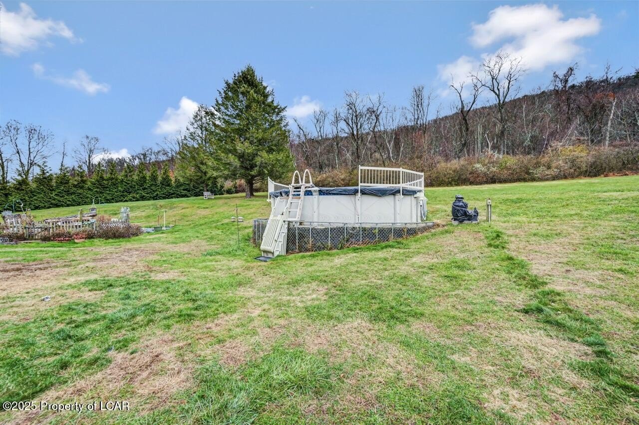 Sugarloaf, Pennsylvania, 18249, United States, 4 Bedrooms Bedrooms, ,3 BathroomsBathrooms,Residential,For Sale,1996756