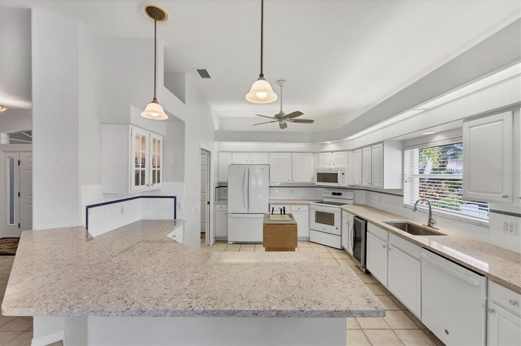 Venice, Florida, 34285, United States, 3 Bedrooms Bedrooms, ,2 BathroomsBathrooms,Residential,For Sale,1997006