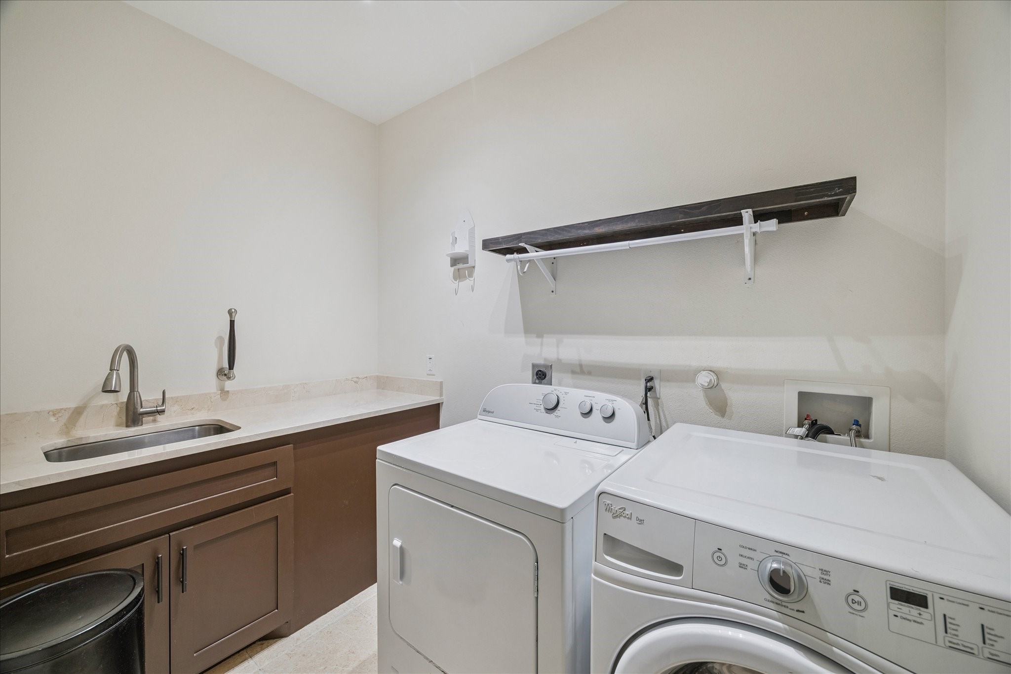  1425 W 23rd Street B - 物件實景