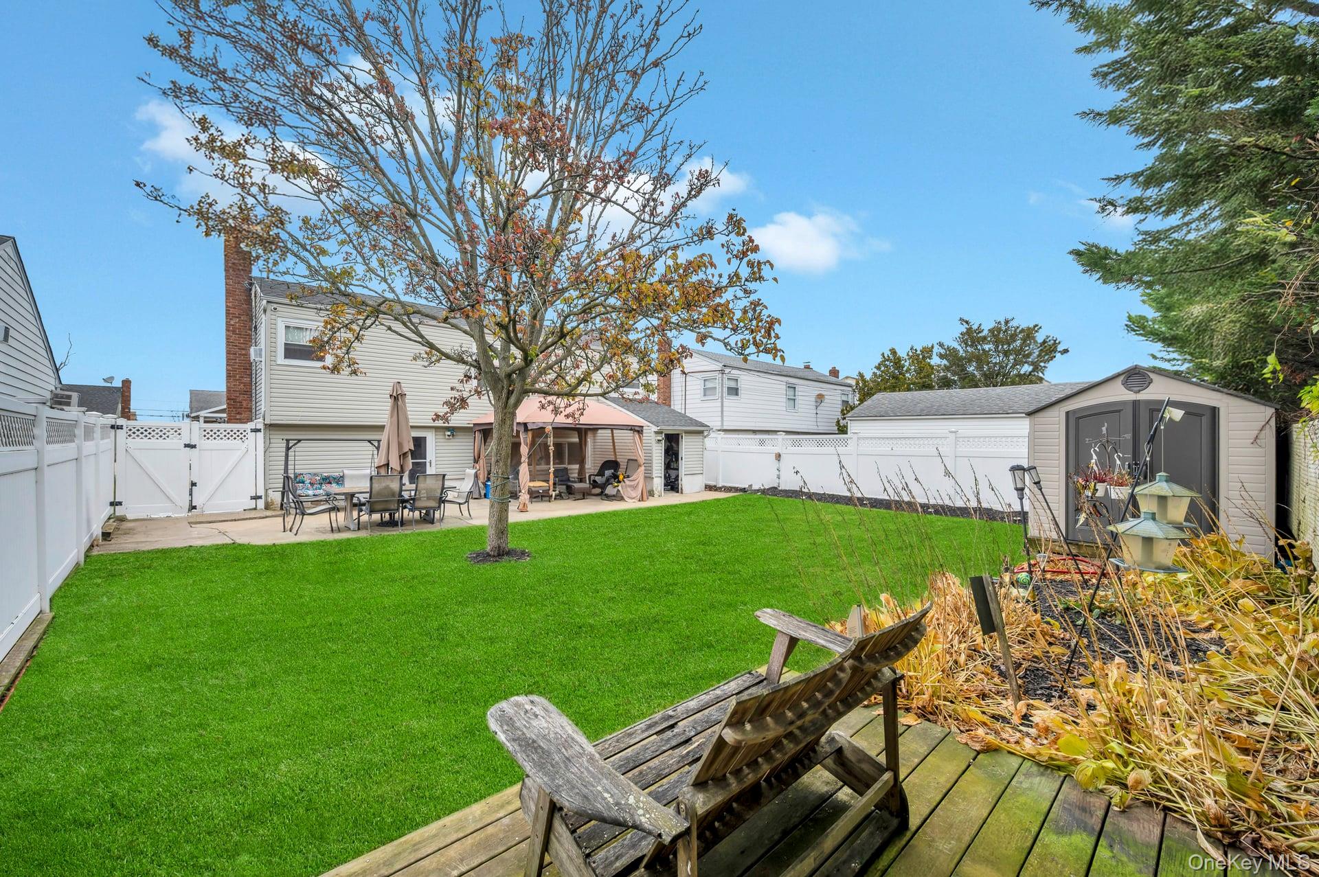 Freeport, New York, 11520, United States, 3 Bedrooms Bedrooms, ,2 BathroomsBathrooms,Residential,For Sale,1998348