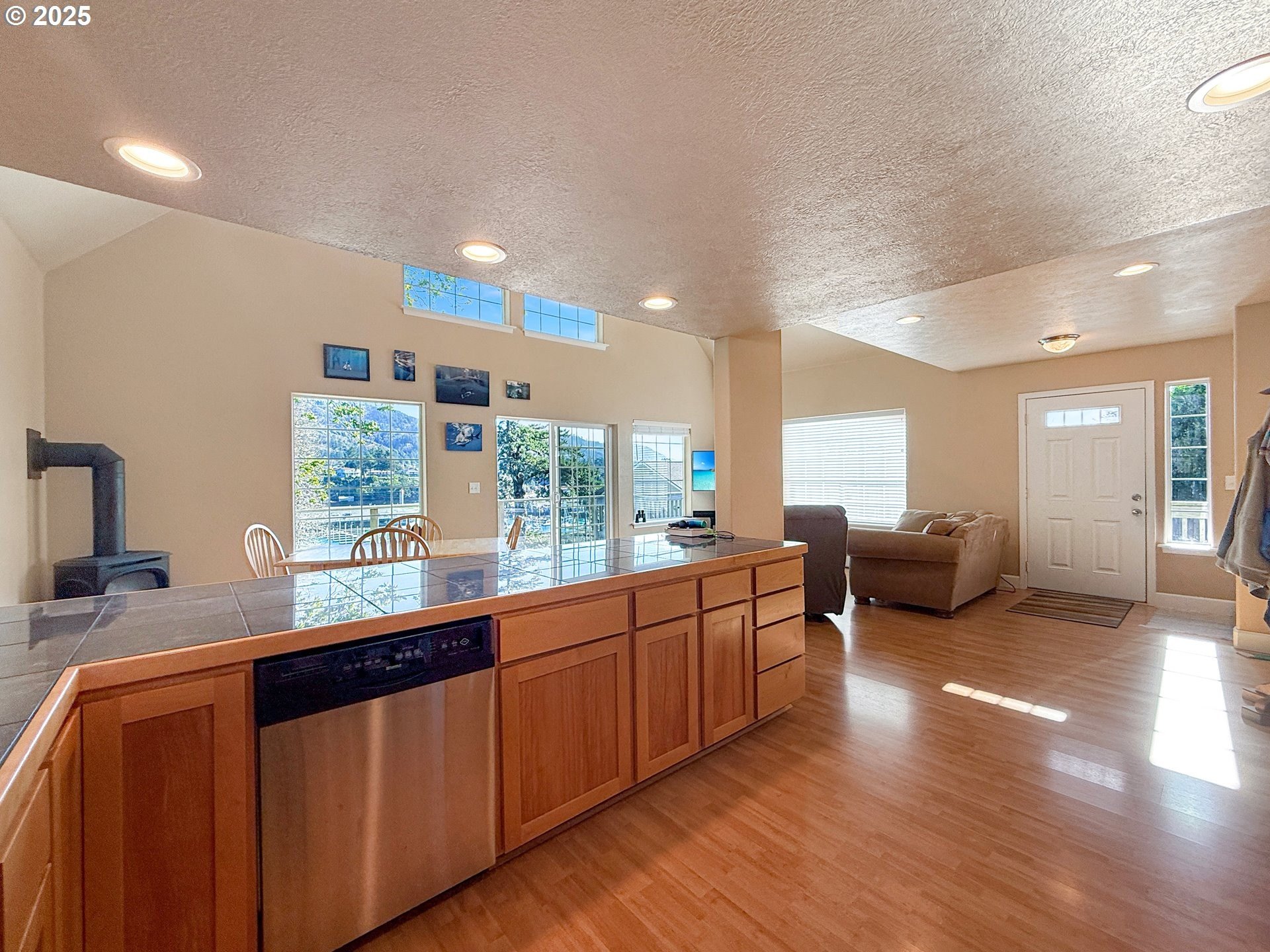 Brookings, Oregon, 97415, United States, 3 Bedrooms Bedrooms, ,2 BathroomsBathrooms,Residential,For Sale,1978372