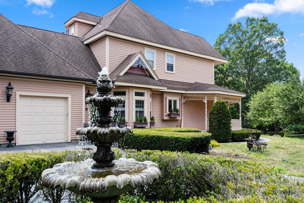 Hopkinton, Massachusetts, 01748, United States, 4 Bedrooms Bedrooms, ,5 BathroomsBathrooms,Residential,For Sale,1982386