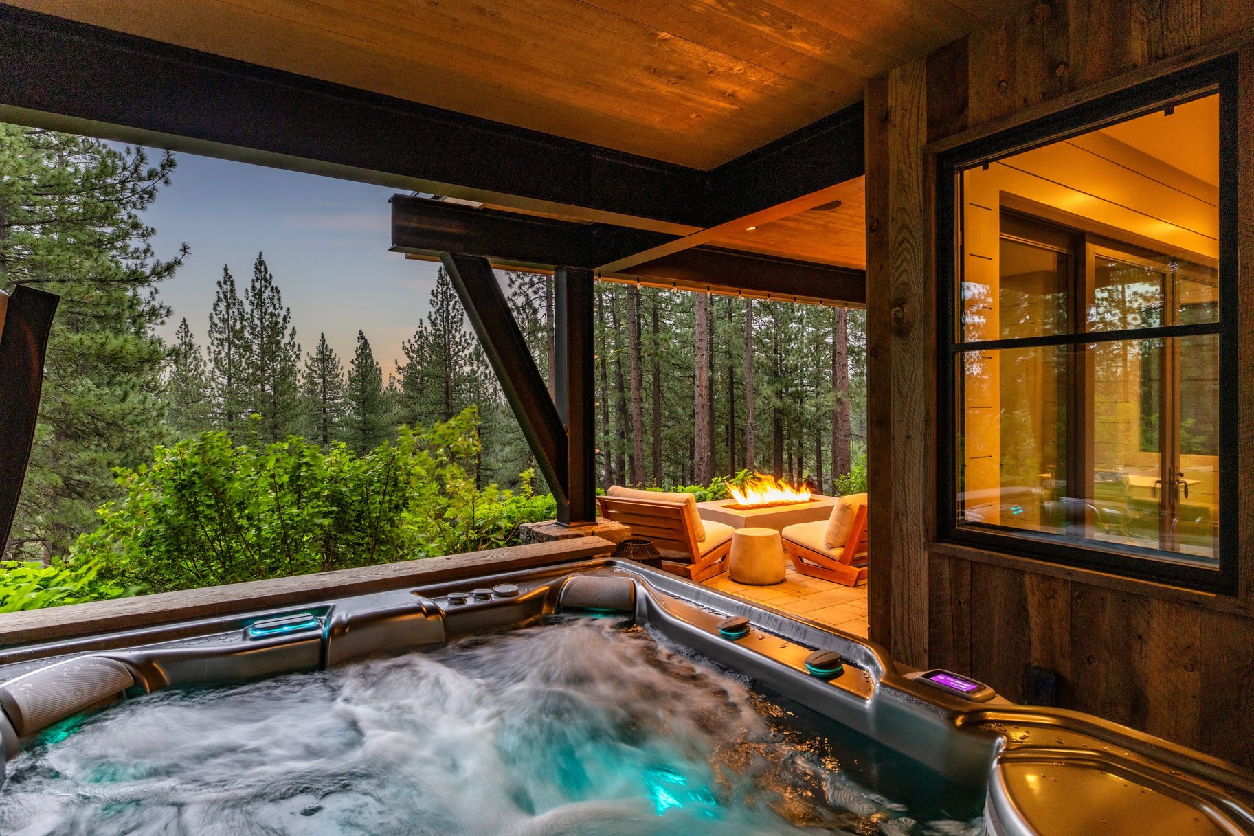  Turnkey Mountain Luxury with Designer Upgrades & Mountain Views - 物件實景