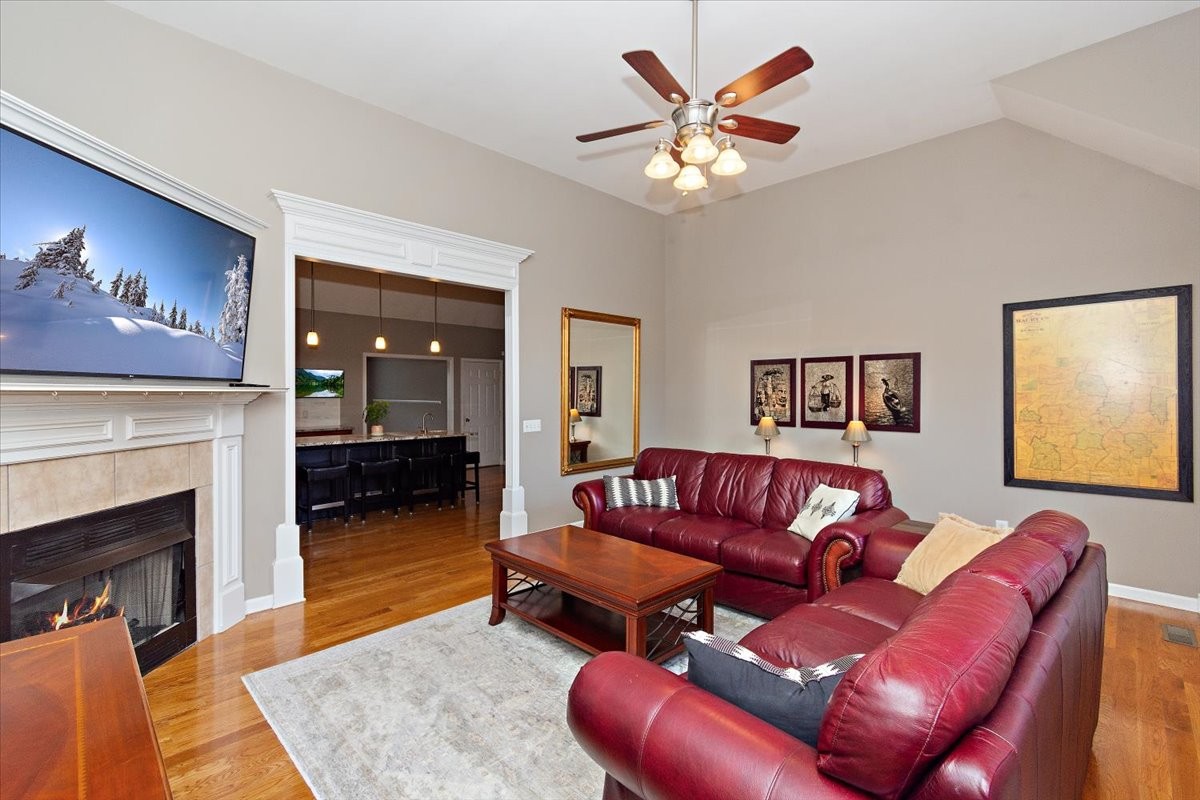 Columbia, Tennessee, 38401, United States, 4 Bedrooms Bedrooms, ,3 BathroomsBathrooms,Residential,For Sale,1897603