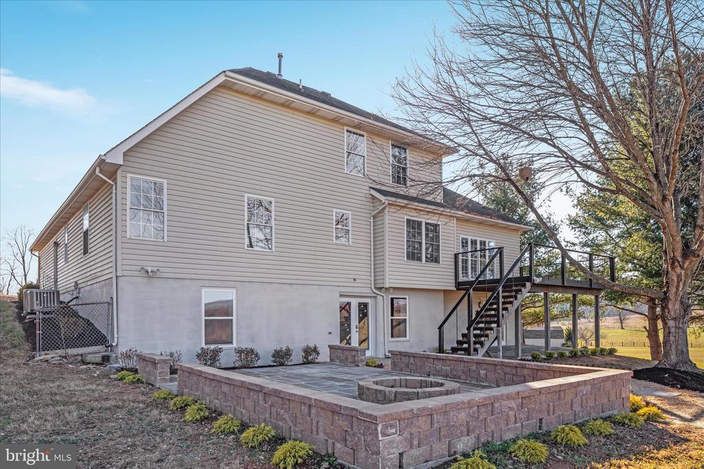 Winchester, Virginia, 22602, United States, 5 Bedrooms Bedrooms, ,5 BathroomsBathrooms,Residential,For Sale,2005998