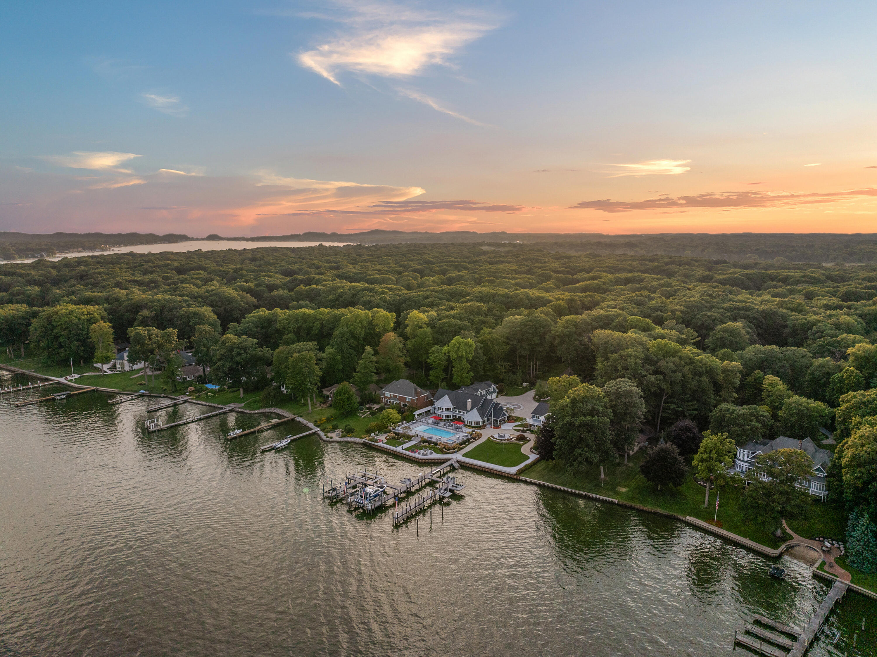 Holland, Michigan, 49424, United States, 9 Bedrooms Bedrooms, ,12 BathroomsBathrooms,Residential,For Sale,1806081
