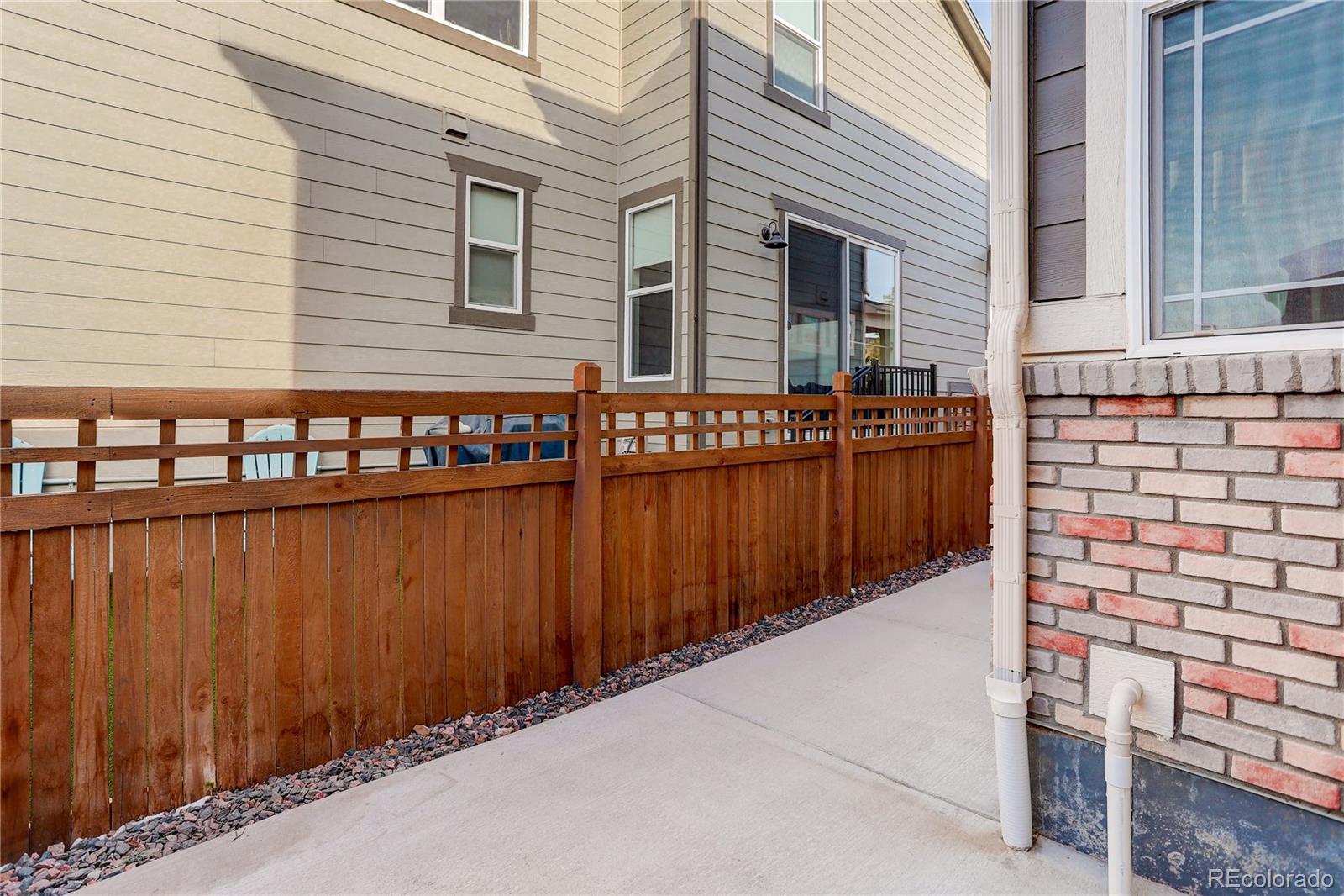 Castle Pines, Colorado, 80108, United States, 3 Bedrooms Bedrooms, ,2 BathroomsBathrooms,Residential,For Sale,1865426