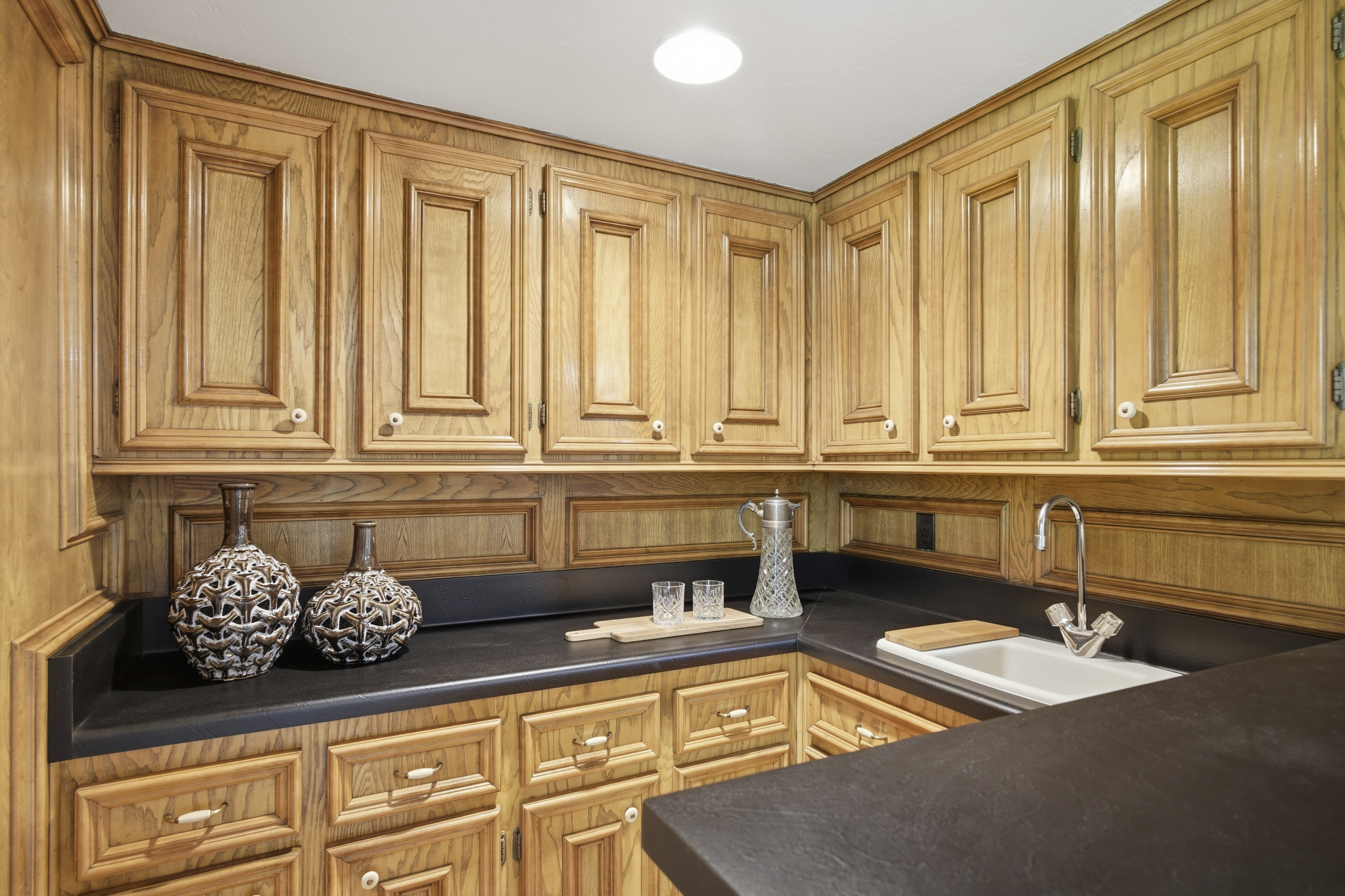  Custom Home with Private Backyard Oasis - 物件實景