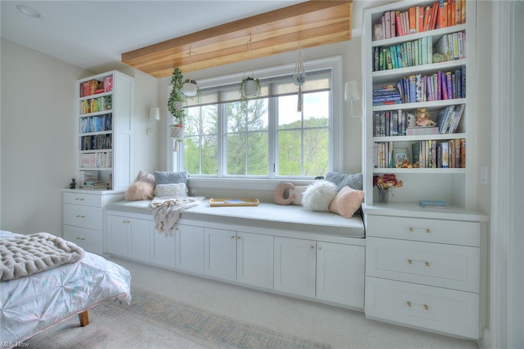 Williamstown, West Virginia, 26187, United States, 5 Bedrooms Bedrooms, ,8 BathroomsBathrooms,Residential,For Sale,1980118