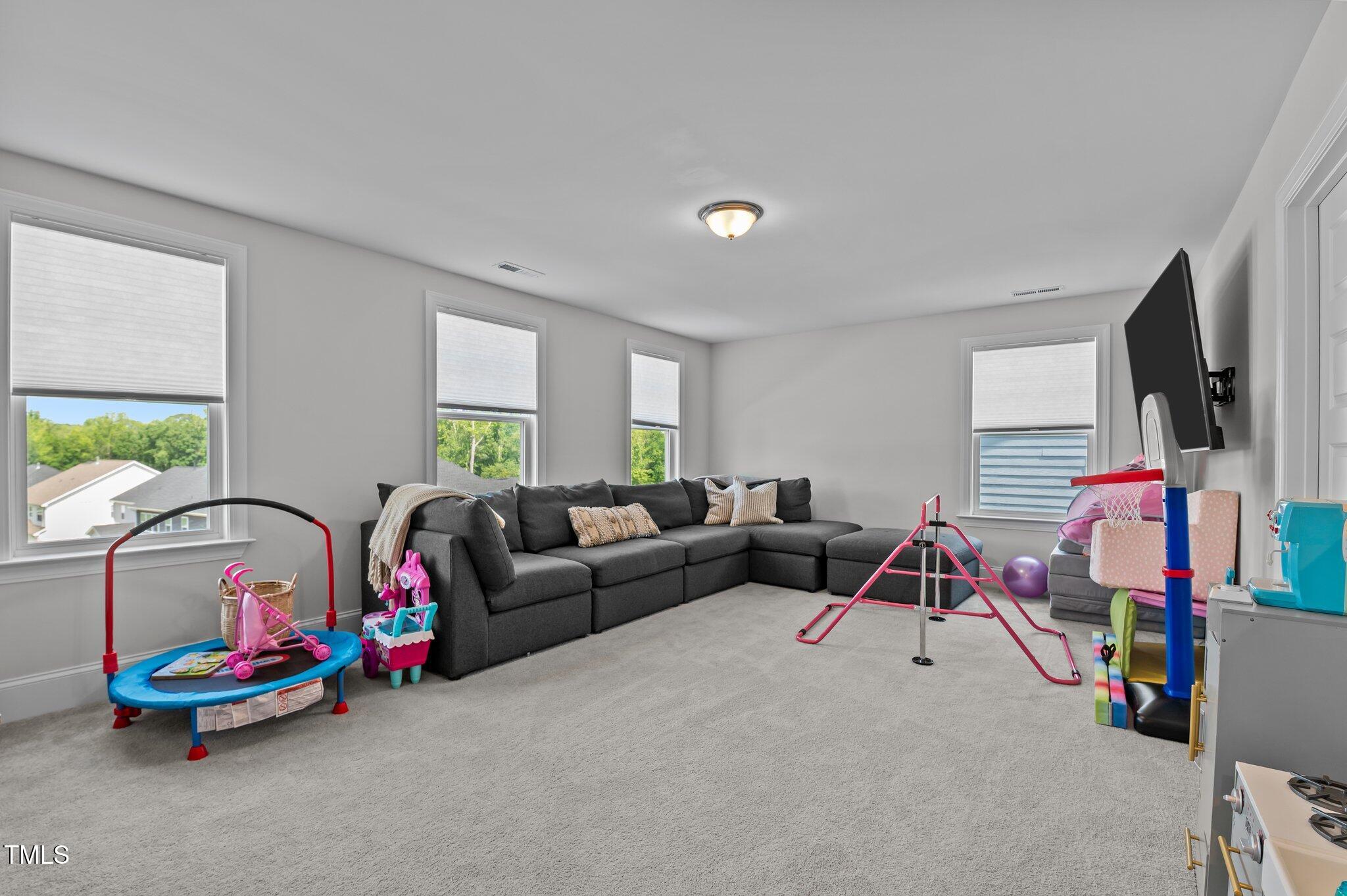 Wake Forest, North Carolina, 27587, United States, 4 Bedrooms Bedrooms, ,3 BathroomsBathrooms,Residential,For Sale,1836885