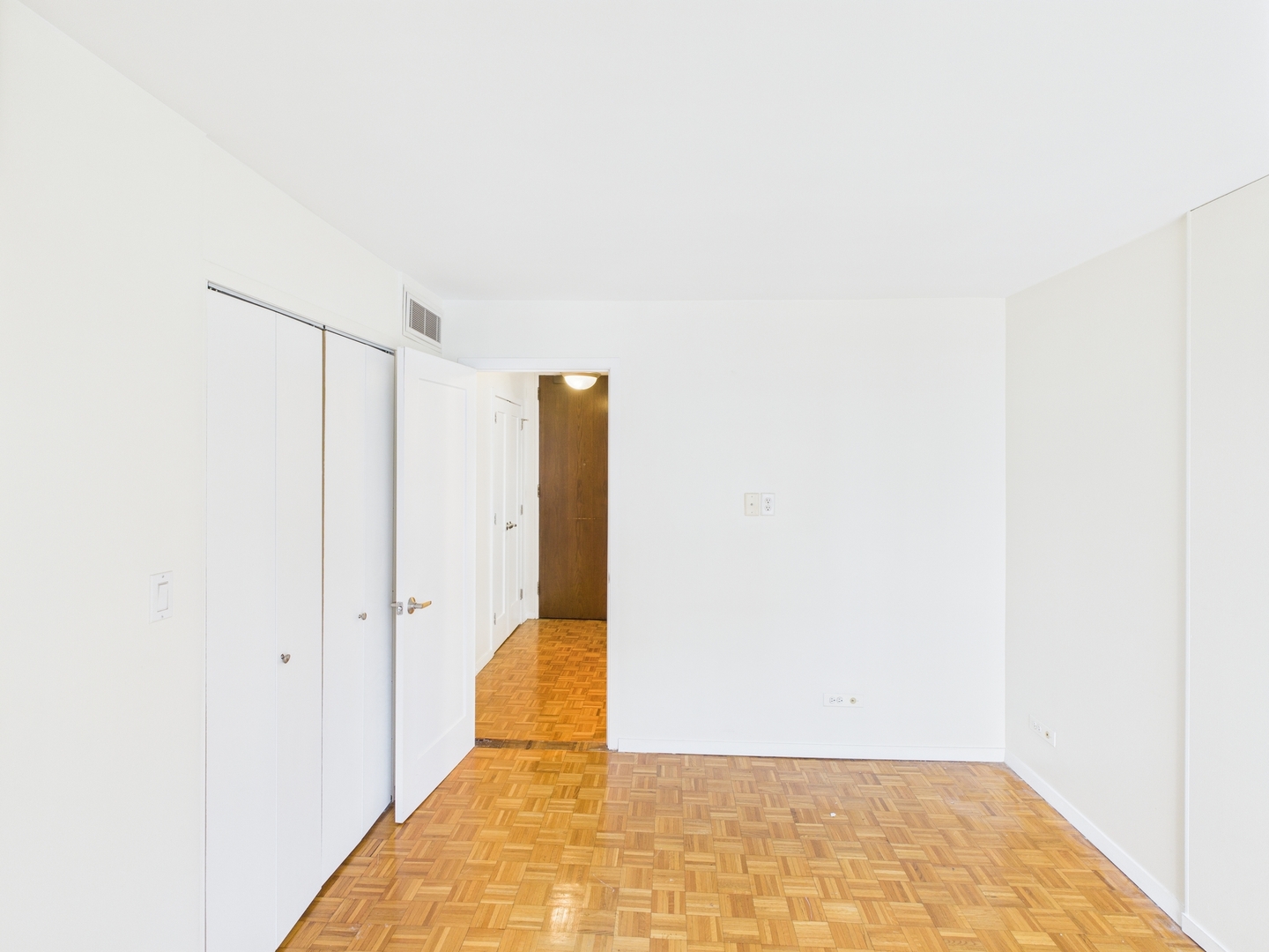 Chicago, Illinois, 60610, United States, 3 Bedrooms Bedrooms, ,2 BathroomsBathrooms,Residential,For Sale,1939067