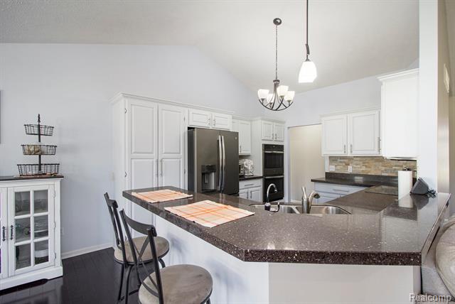 Oceola Twp, Michigan, 48843, United States, 3 Bedrooms Bedrooms, ,4 BathroomsBathrooms,Residential,For Sale,1980235