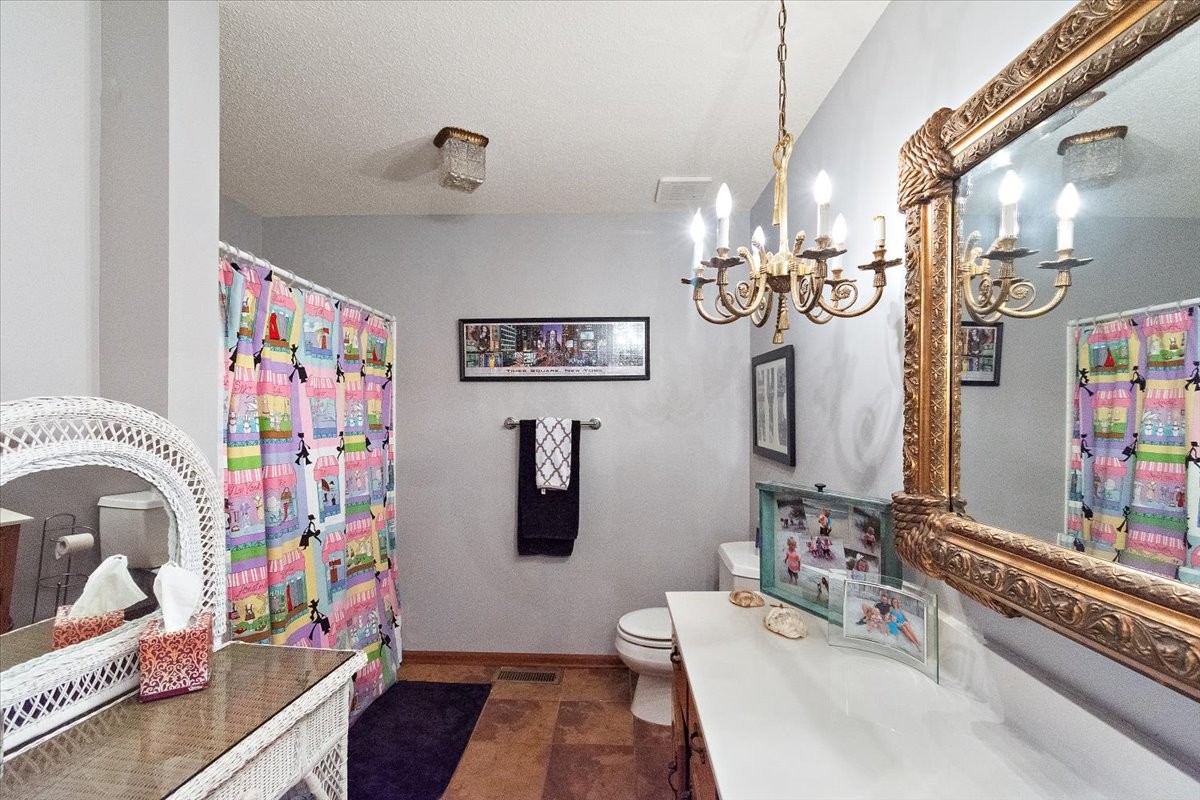 Five Points, Tennessee, 38457, United States, 4 Bedrooms Bedrooms, ,4 BathroomsBathrooms,Residential,For Sale,1902817