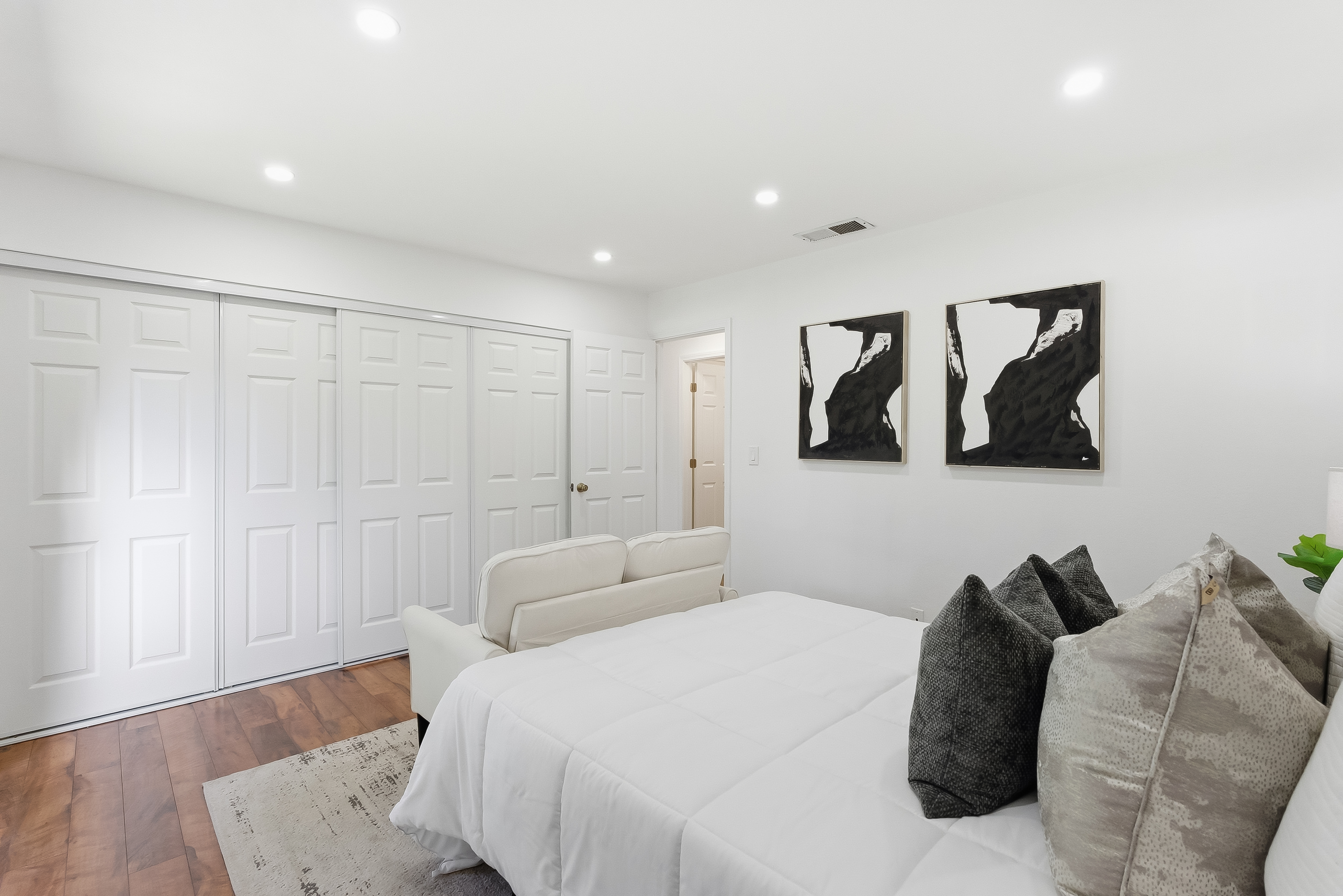  Rare One-Story End Unit Condo - 物件實景