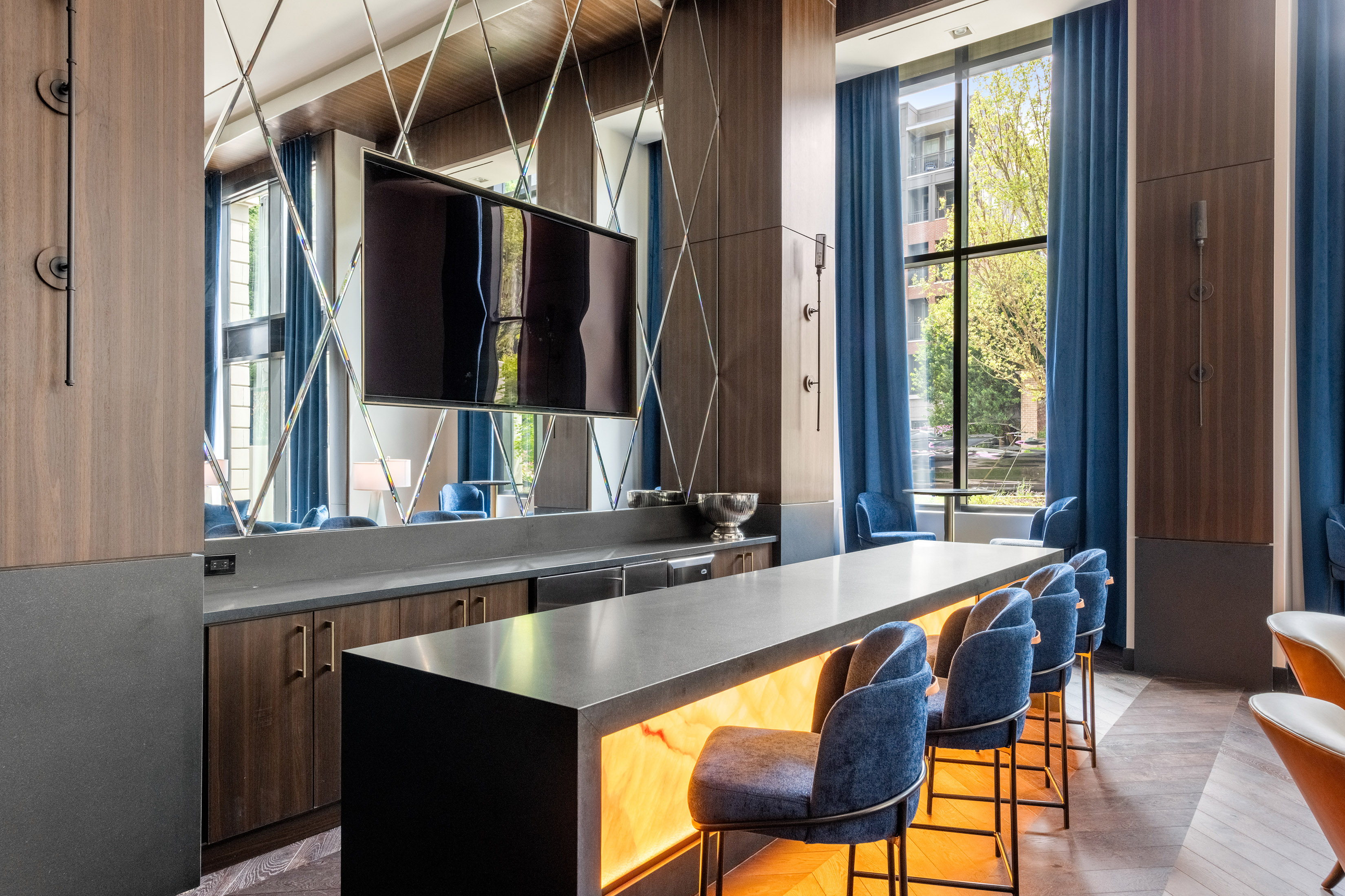  Stunning Fully Furnished Penthouse with the Largest Outdoor Terrace - 物件實景