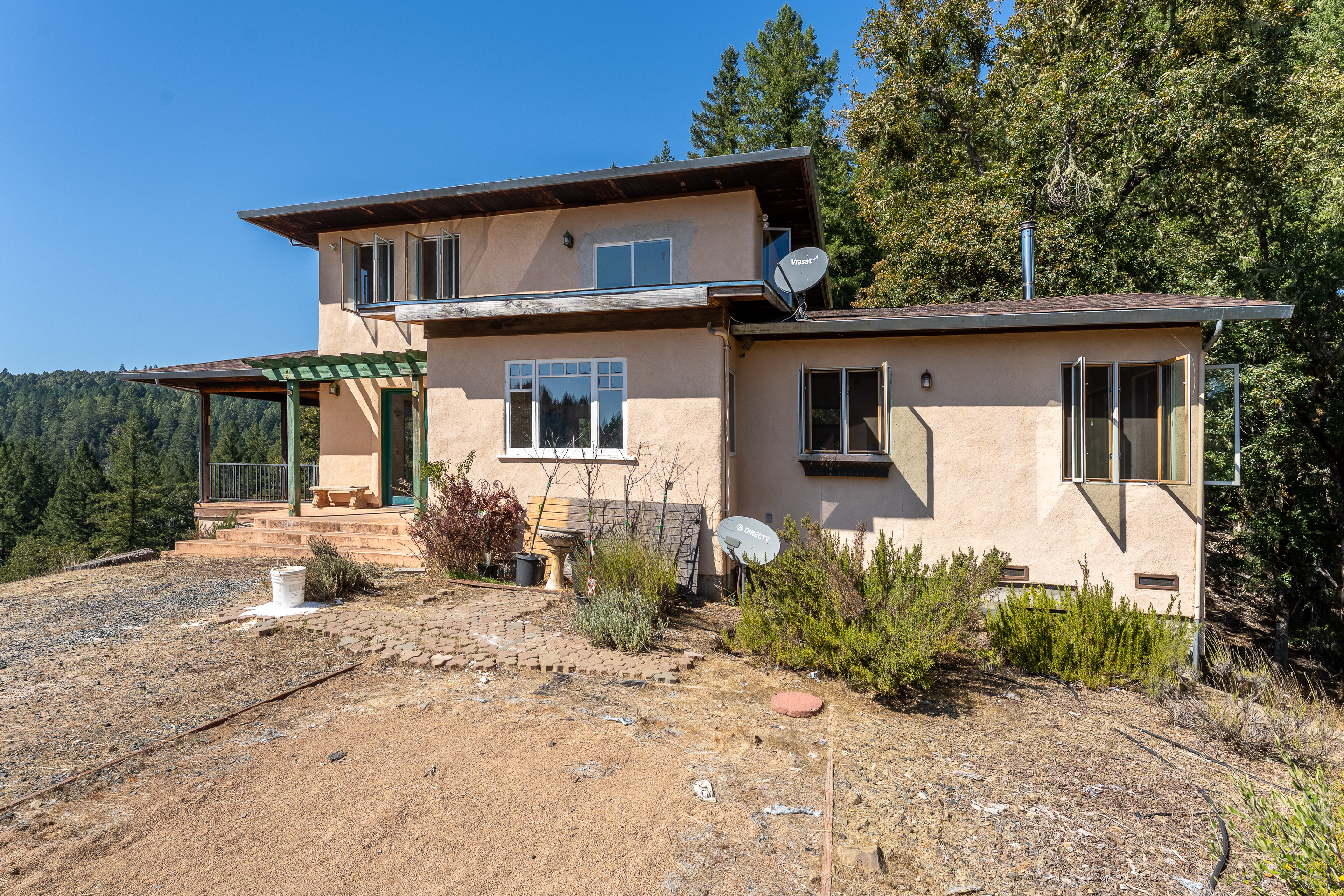 Willits, California, 95490, United States, 2 Bedrooms Bedrooms, ,2 BathroomsBathrooms,Residential,For Sale,1959114