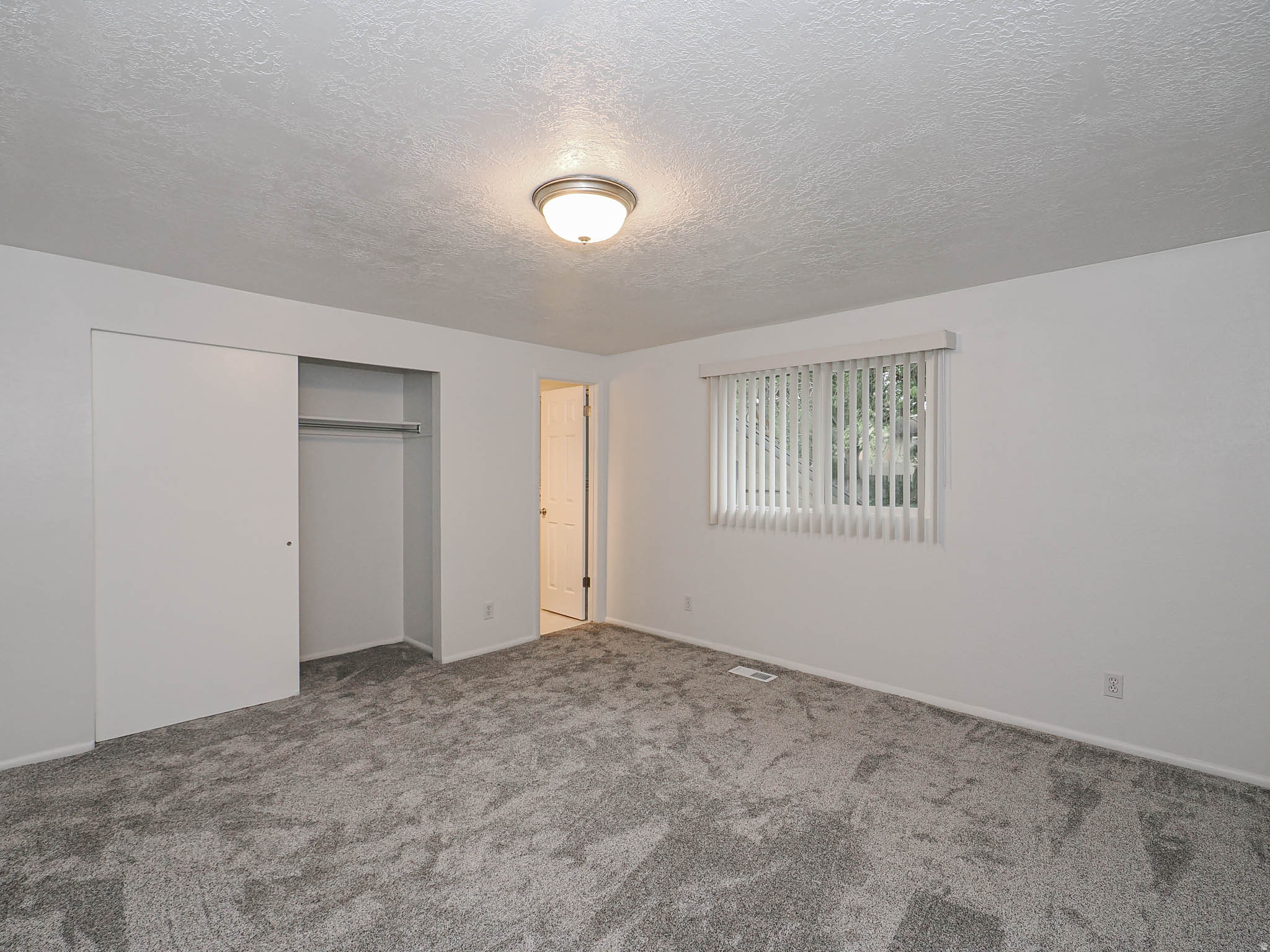 Taylorsville, Utah, 84118, United States, 4 Bedrooms Bedrooms, ,1 BathroomBathrooms,Residential,For Sale,1987472