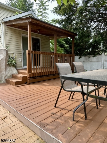 Pompton Lakes Boro, New Jersey, 07442, United States, 3 Bedrooms Bedrooms, ,3 BathroomsBathrooms,Residential,For Sale,1875678