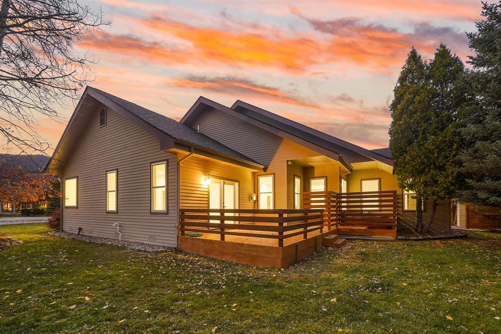 Durango, Colorado, 81301, United States, 3 Bedrooms Bedrooms, ,2 BathroomsBathrooms,Residential,For Sale,1989525