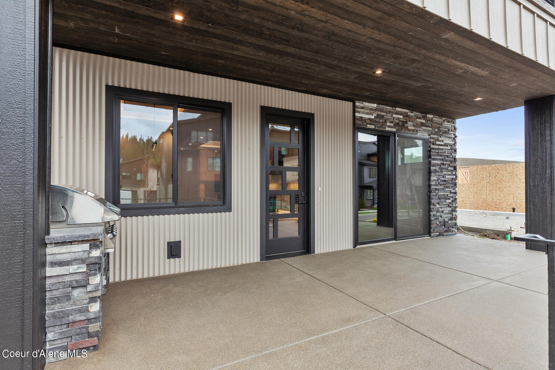 Coeur d'Alene, Idaho, 83814, United States, 3 Bedrooms Bedrooms, ,Residential,For Sale,1985771