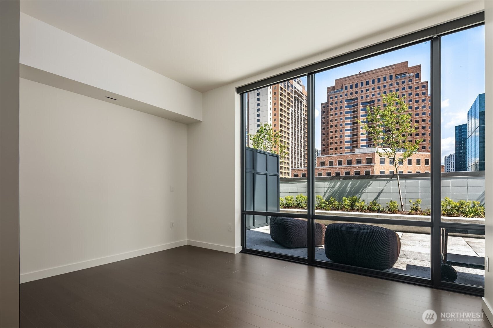 Bellevue, Washington, 98004, United States, 1 Bedroom Bedrooms, ,1 BathroomBathrooms,Residential,For Sale,1850146