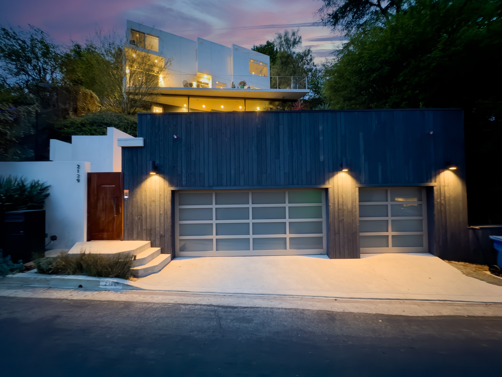  2129 Redcliff St - 物件實景