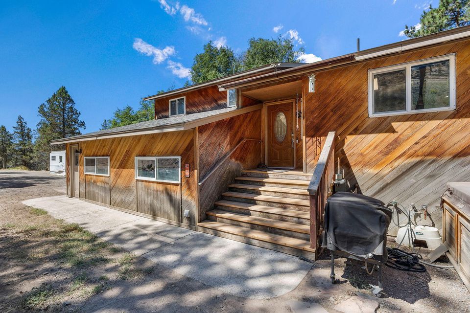 Prineville, Oregon, 97754, United States, 3 Bedrooms Bedrooms, ,3 BathroomsBathrooms,Residential,For Sale,1850319