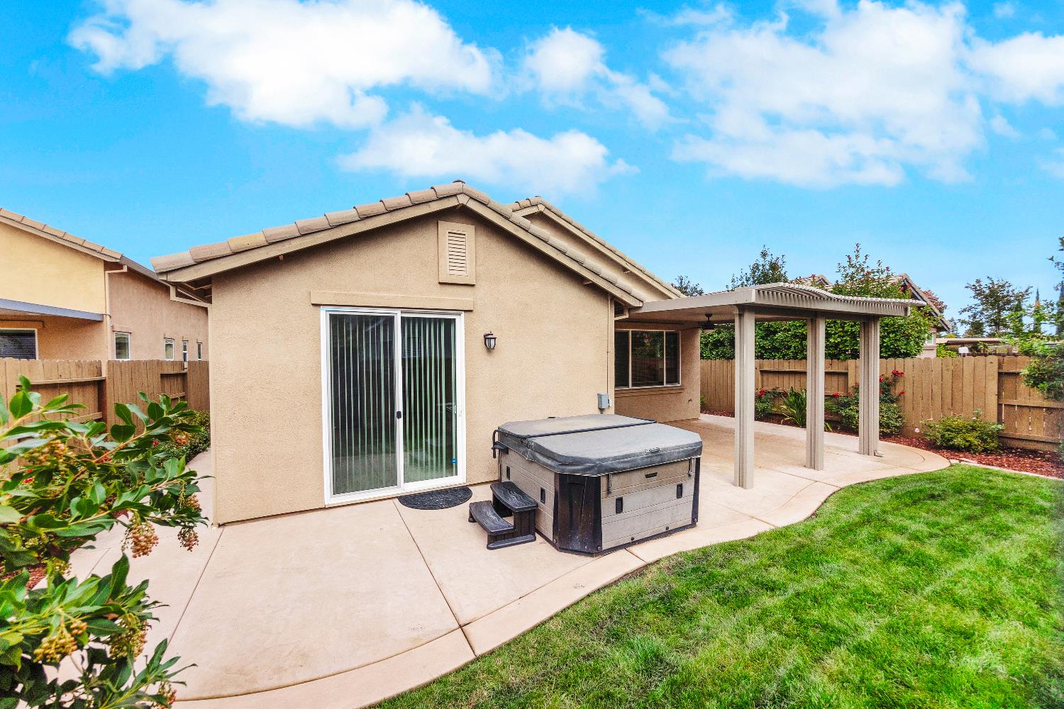 Roseville, California, 95661, United States, 3 Bedrooms Bedrooms, ,2 BathroomsBathrooms,Residential,For Sale,1987670