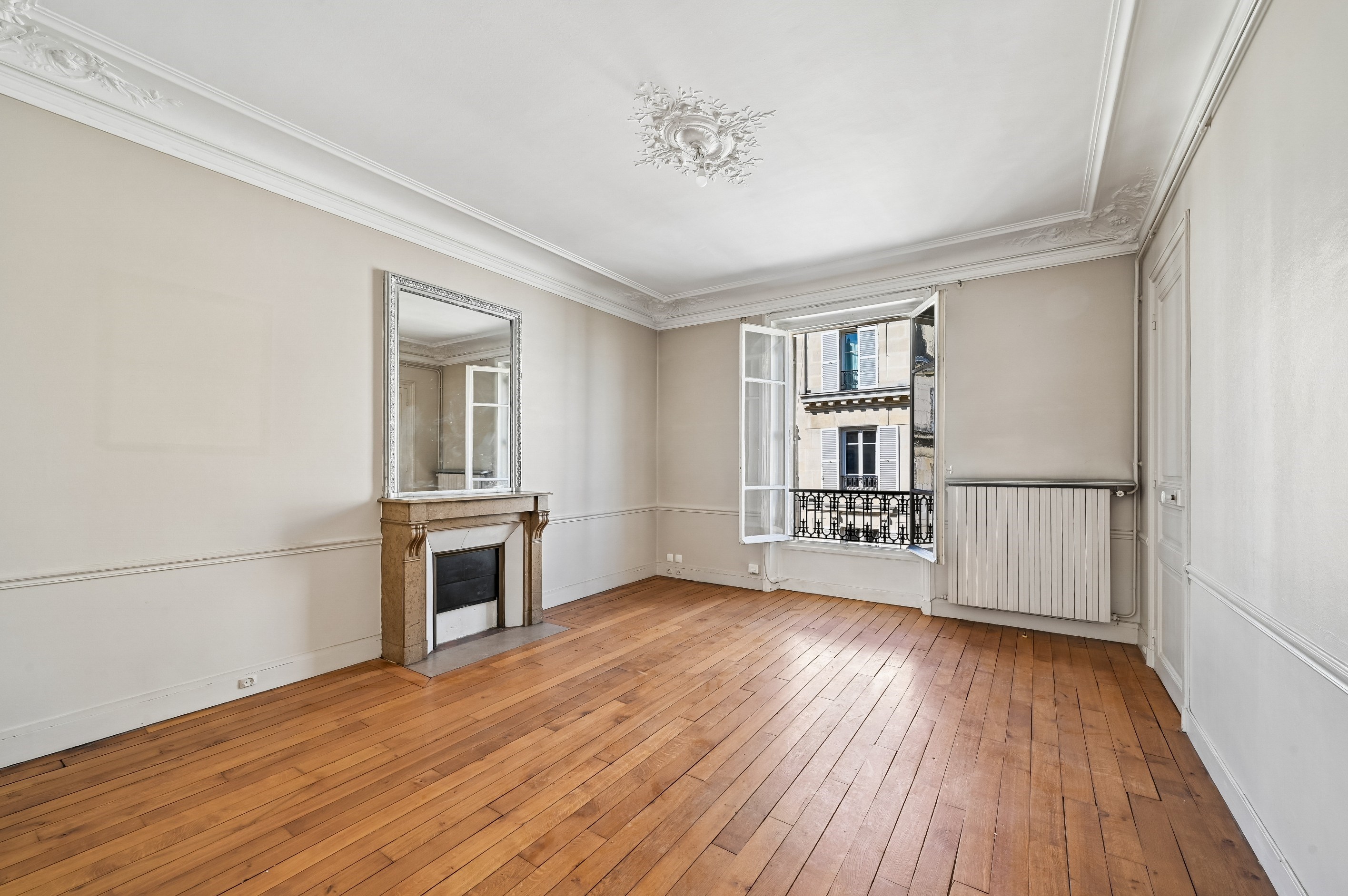  4-Room Apartment Requiring Renovation - Neuilly-sur-Seine - 物件實景