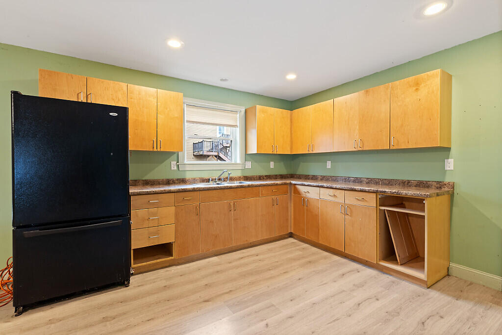 China, Maine, 04358, United States, 6 Bedrooms Bedrooms, ,3 BathroomsBathrooms,Residential,For Sale,1898689