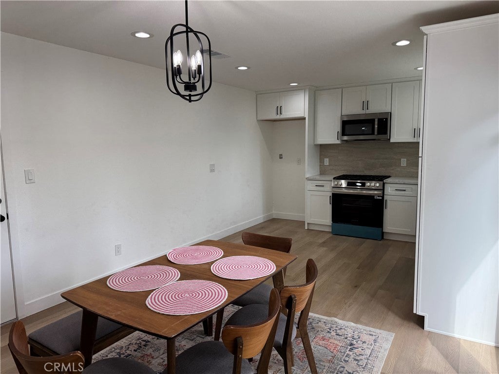 Ontario, California, 91761, United States, 4 Bedrooms Bedrooms, ,2 BathroomsBathrooms,Residential,For Sale,1988323