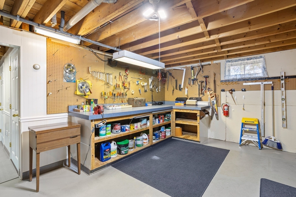 Methuen, Massachusetts, 01844, United States, 3 Bedrooms Bedrooms, ,1 BathroomBathrooms,Residential,For Sale,1981024