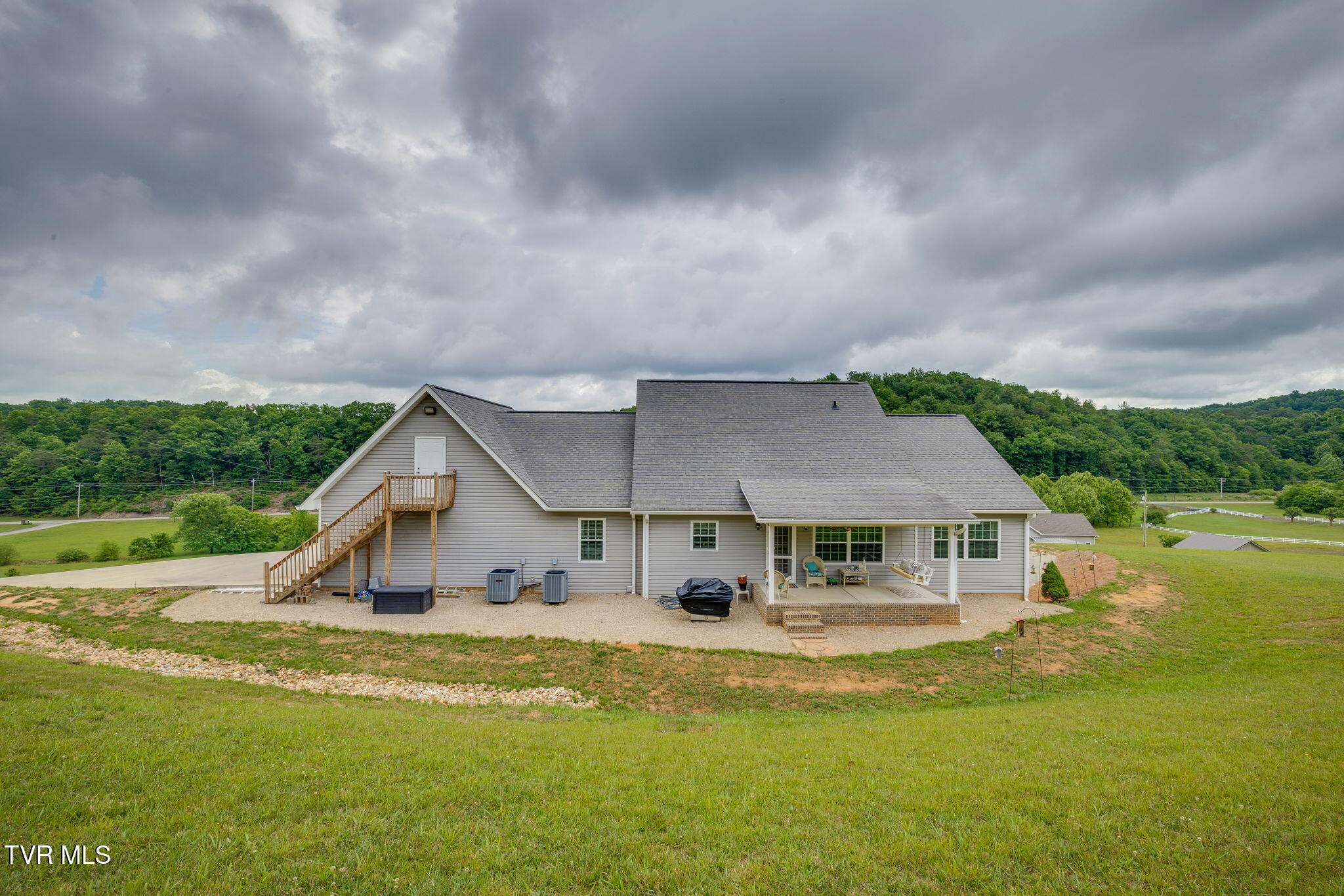 Bluff City, Tennessee, 37618, United States, 3 Bedrooms Bedrooms, ,4 BathroomsBathrooms,Residential,For Sale,2048525