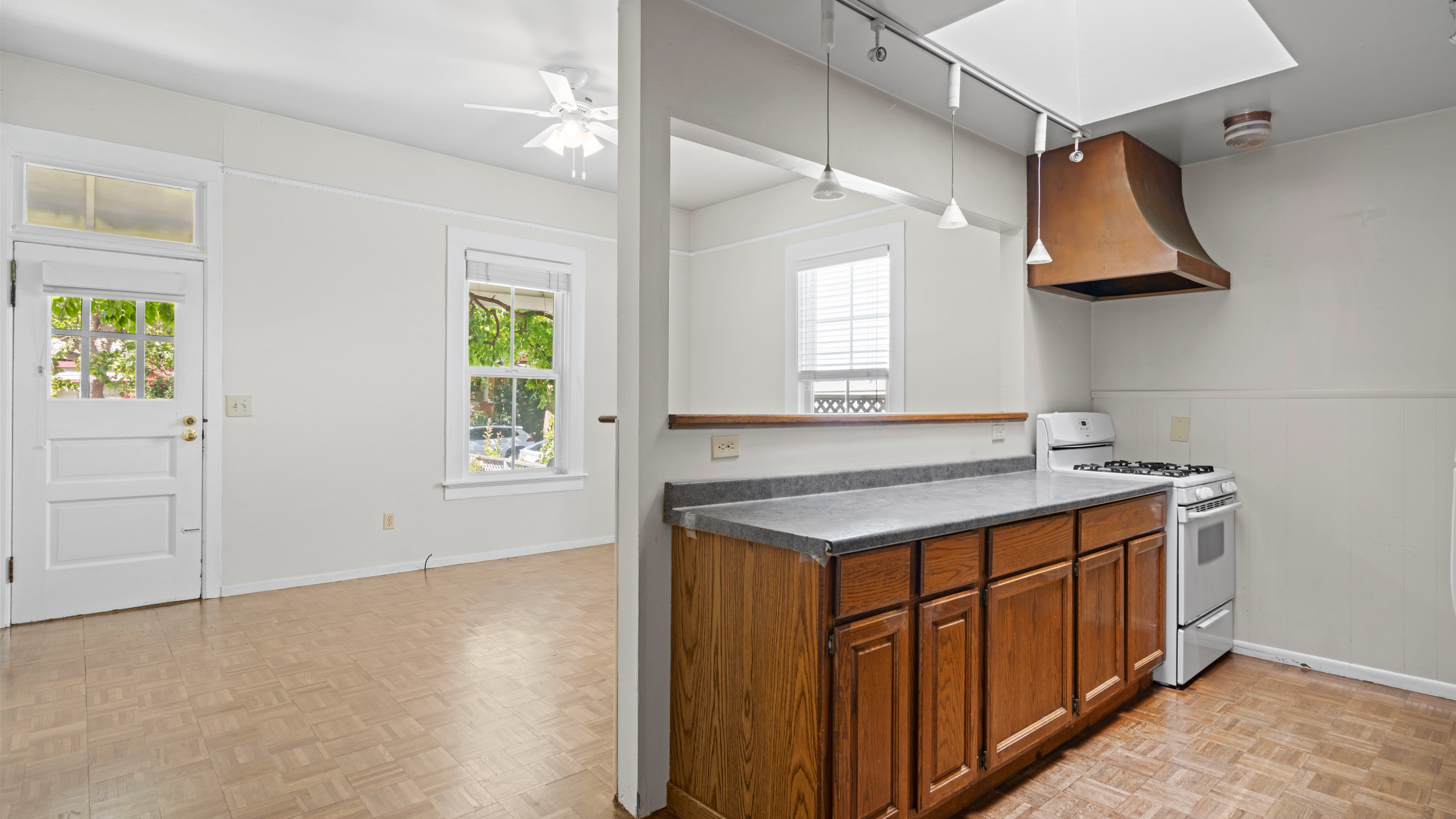  Charming Duplex in the Heart of Downtown - 物件實景