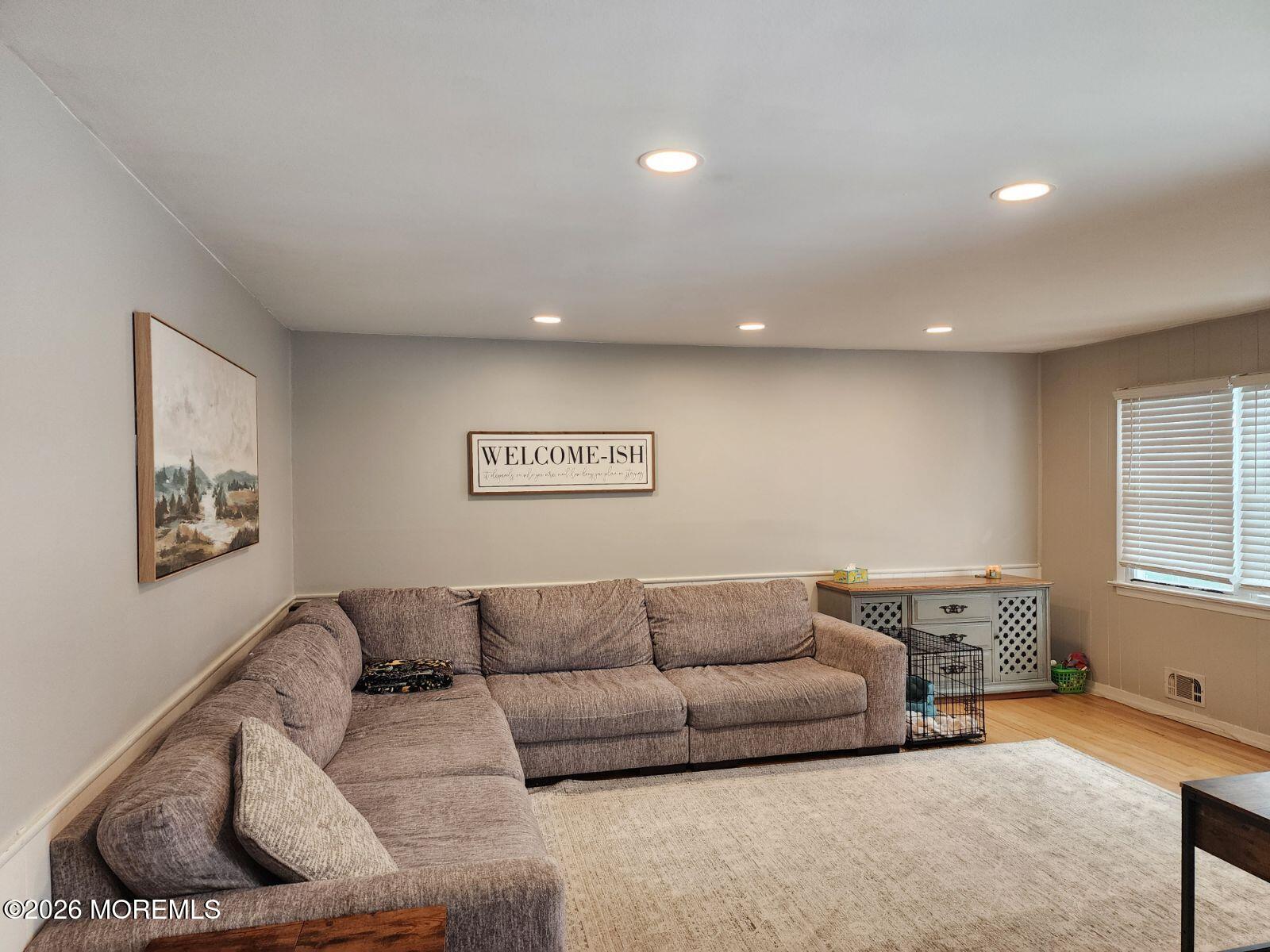 Belford, New Jersey, 07718, United States, 3 Bedrooms Bedrooms, ,2 BathroomsBathrooms,Residential,For Sale,2014823