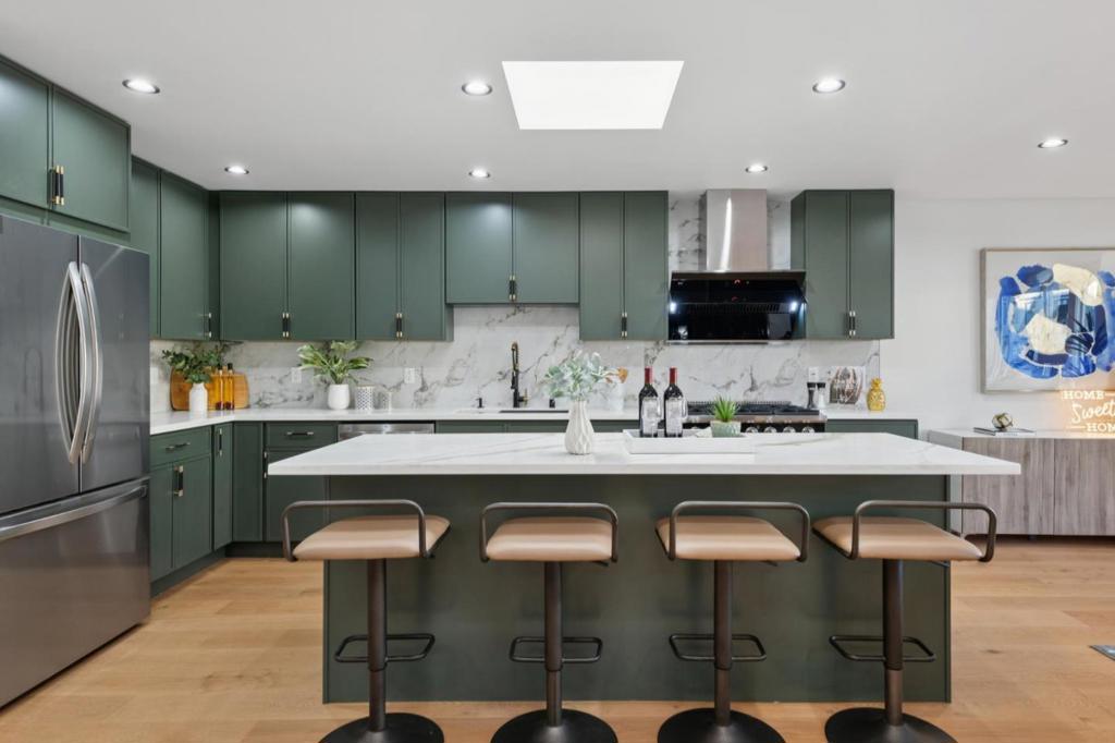 San Francisco, California, 94132, United States, 4 Bedrooms Bedrooms, ,4 BathroomsBathrooms,Residential,For Sale,2008965