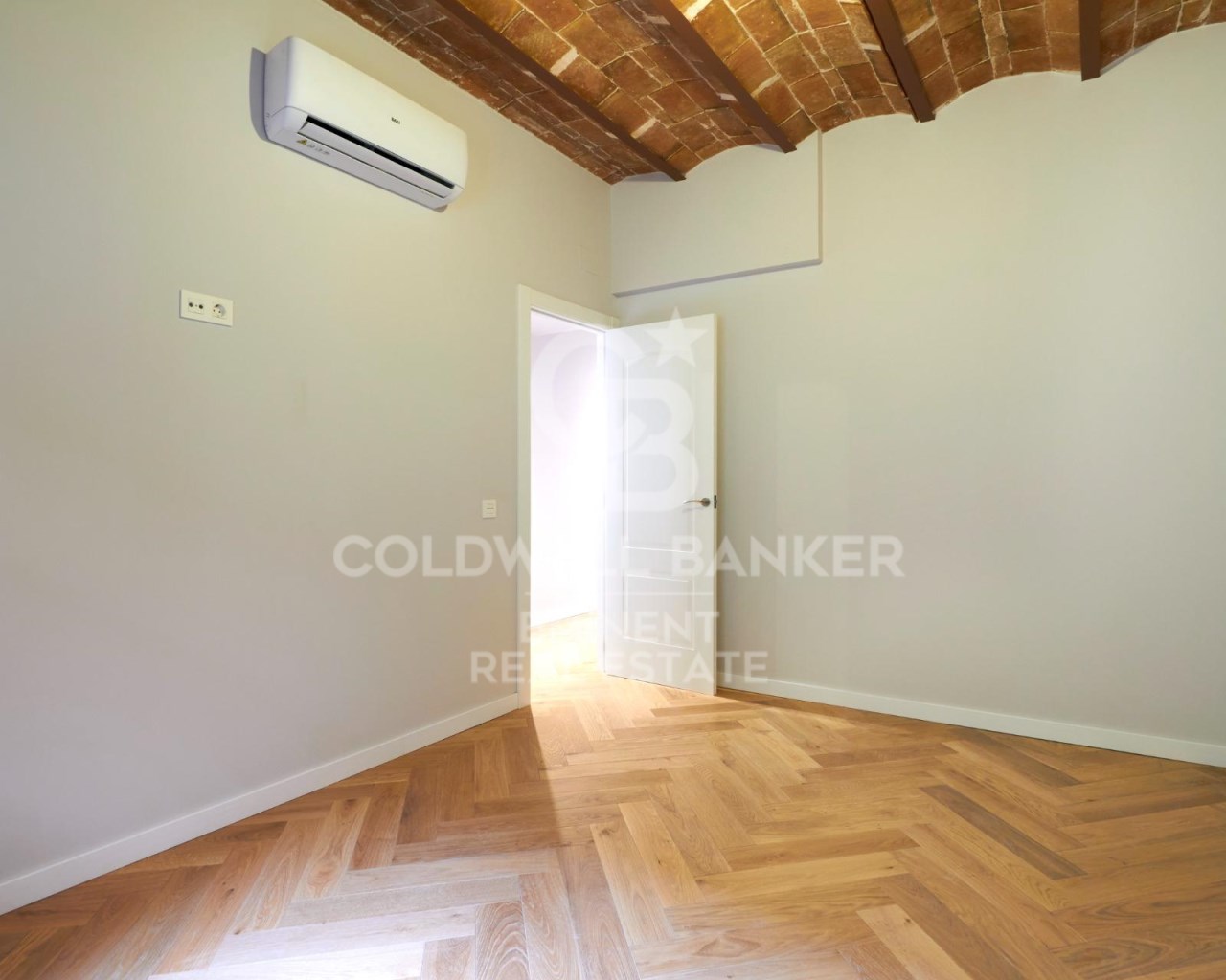 Barcelona, Barcelona, Ciutat Vella, El G?tic Barce, Barcelona, Catalonia, ES, 3 Bedrooms Bedrooms, ,3 BathroomsBathrooms,Residential,For Sale,Barcelona, Barcelona, Ciutat Vella, El G?tic Barce,1672669