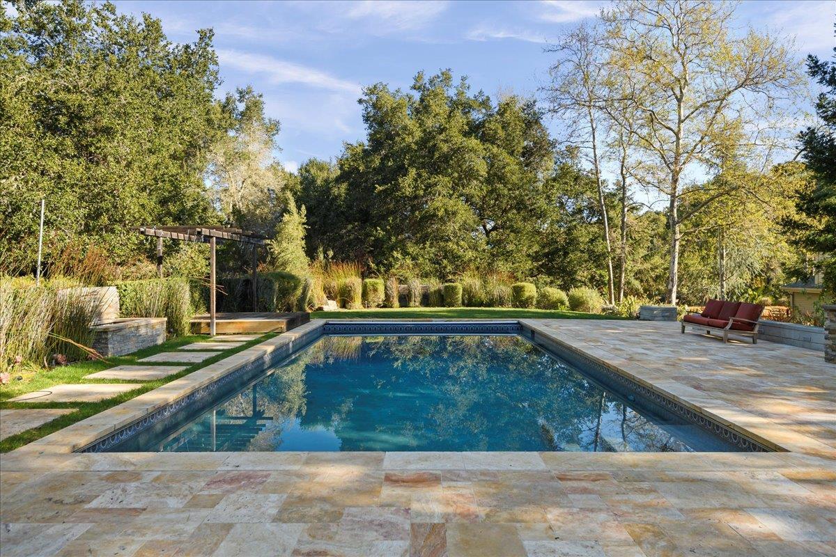 Los Altos Hills, California, 94022, United States, 5 Bedrooms Bedrooms, ,5 BathroomsBathrooms,Residential,For Sale,1907317