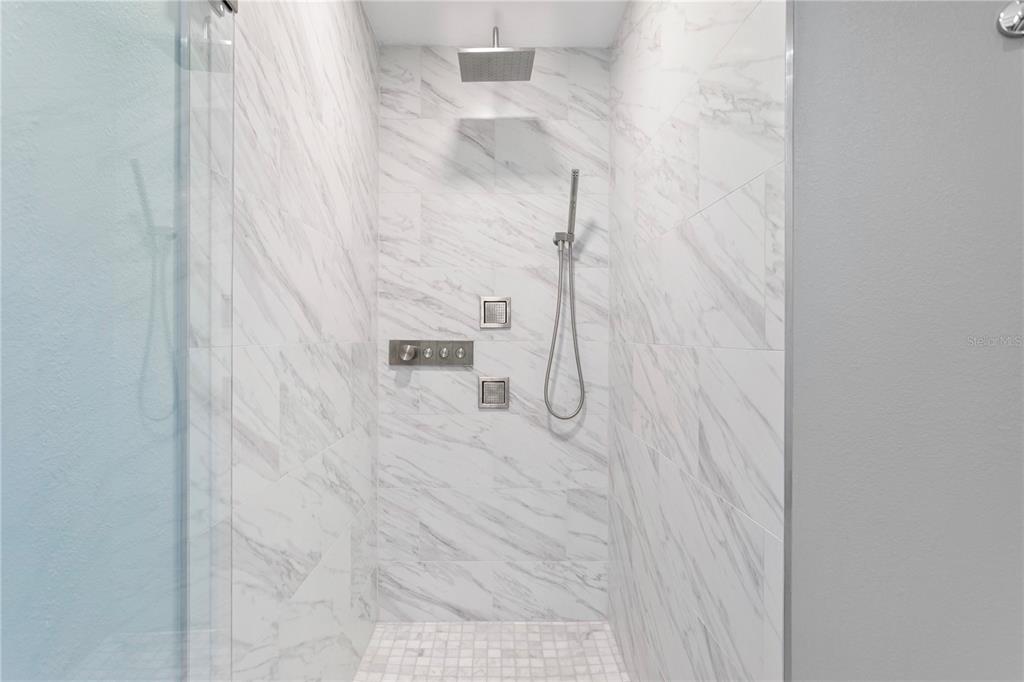 Tampa, Florida, 33613, United States, 7 Bedrooms Bedrooms, ,8 BathroomsBathrooms,Residential,For Sale,1979226