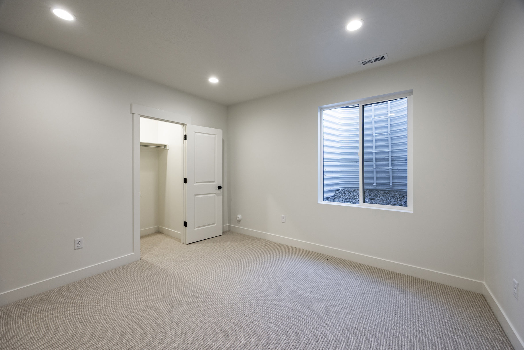  New Construction  Nightly Rental Approved  Prime Location - 物件實景