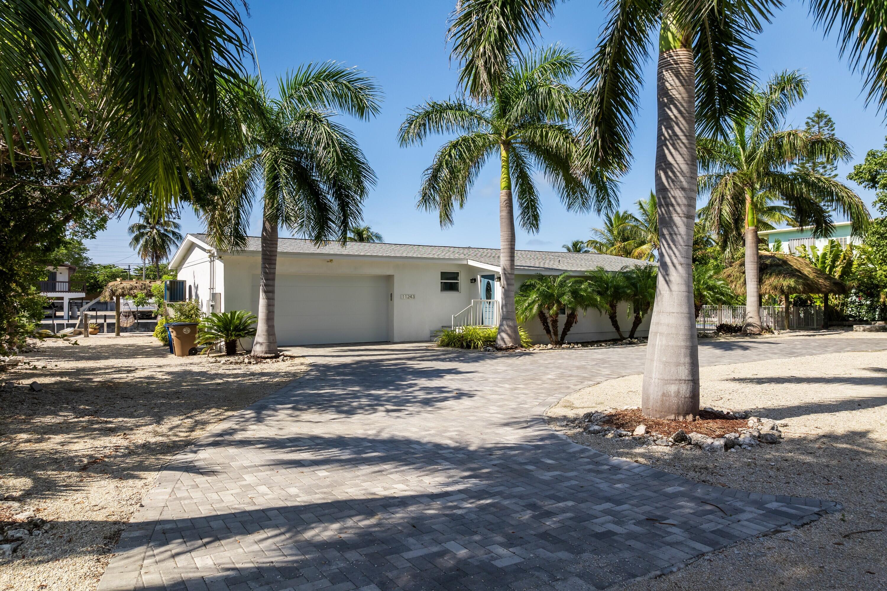 MARATHON, Florida, 33050, United States, 5 Bedrooms Bedrooms, ,4 BathroomsBathrooms,Residential,For Sale,1837177