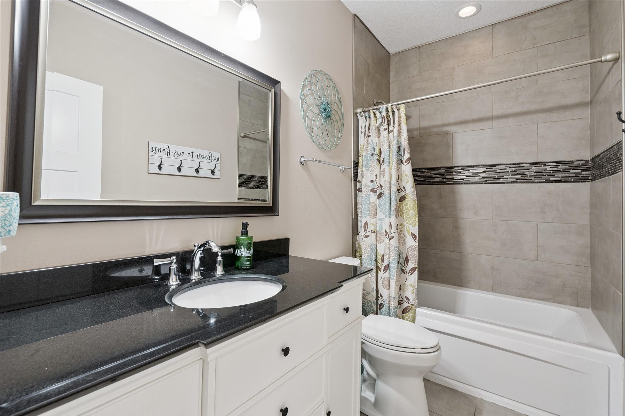 Ankeny, Iowa, 50023, United States, 6 Bedrooms Bedrooms, ,3 BathroomsBathrooms,Residential,For Sale,1937819