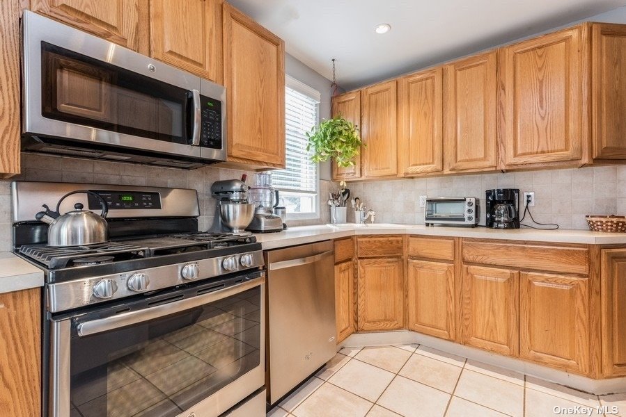 29 Croydon Drive, Bellmore, New York, 11710, United States, 4 Bedrooms Bedrooms, ,2 BathroomsBathrooms,Residential,For Sale,29 Croydon Drive,1433181