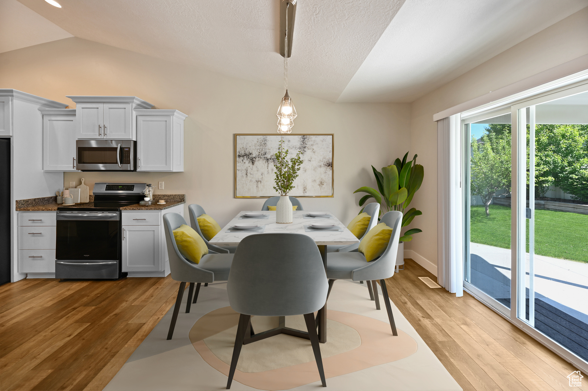 Richmond, Utah, 84333, United States, 2 Bedrooms Bedrooms, ,3 BathroomsBathrooms,Residential,For Sale,1979865