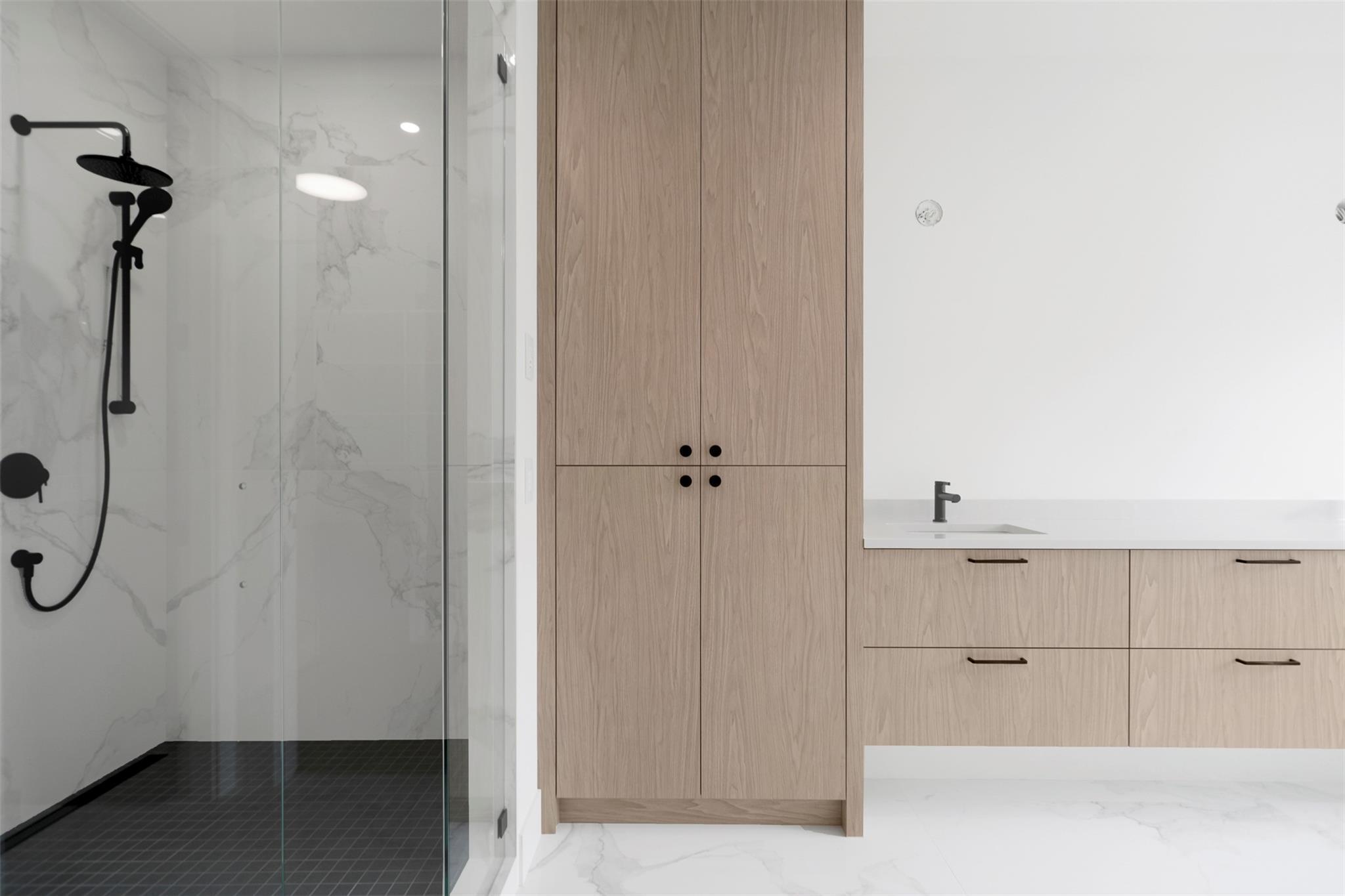 KELOWNA, British Columbia, V1W 0C4, CA, 5 Bedrooms Bedrooms, ,4 BathroomsBathrooms,Residential,For Sale,1960562