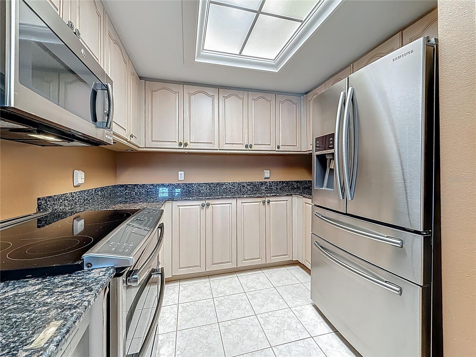 Madeira Beach, Florida, 33708, United States, 2 Bedrooms Bedrooms, ,2 BathroomsBathrooms,Residential,For Sale,1981210