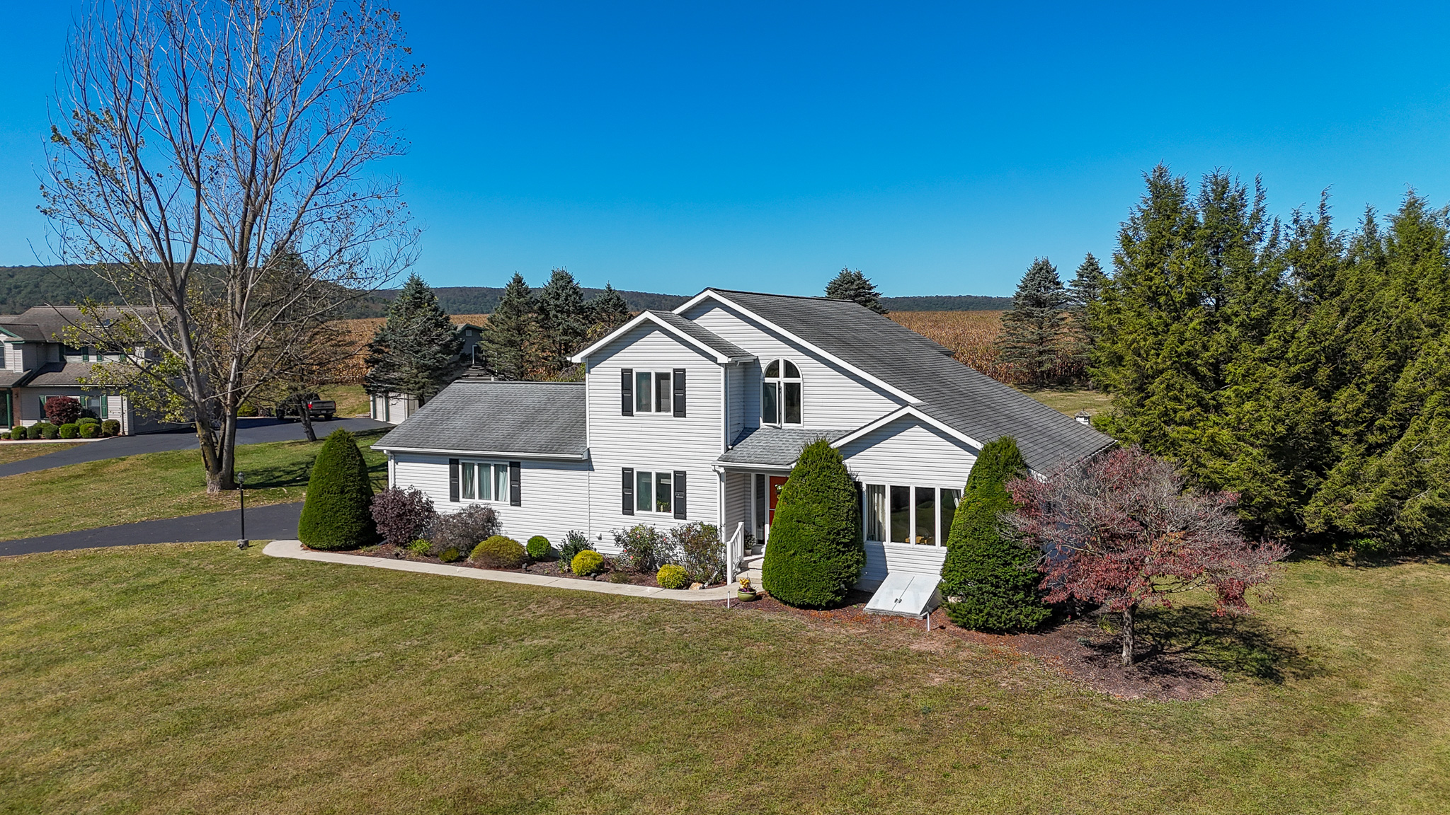 Tamaqua, Pennsylvania, 18252, United States, 4 Bedrooms Bedrooms, ,3 BathroomsBathrooms,Residential,For Sale,1980068