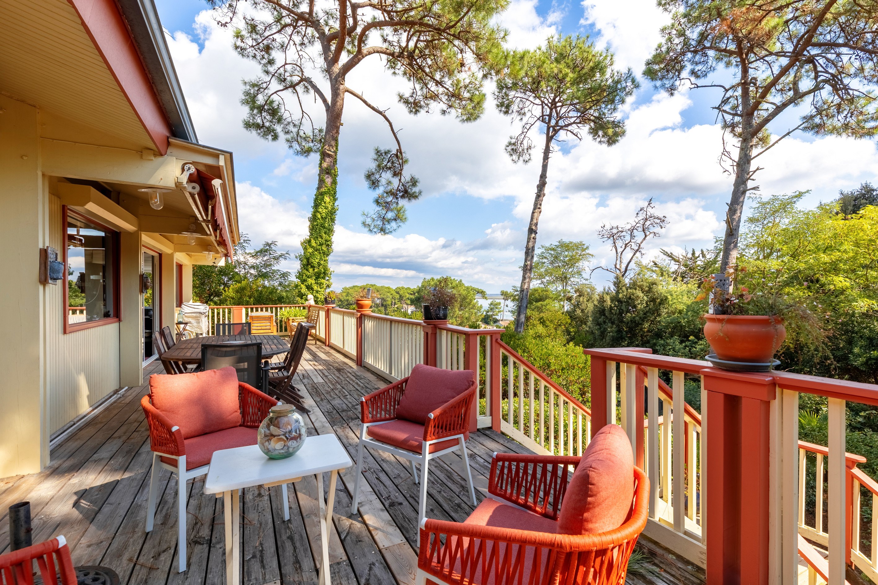  CAP FERRET PENINSULA - ARCHITECT-DESIGNED VILLA WITH VIEW OF THE BASSIN D